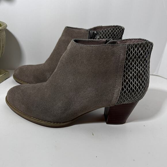 VIONIC Leather Booties Bromley Boots Zipper Ankle Taupe Gray Size 7 - Picture 8 of 15